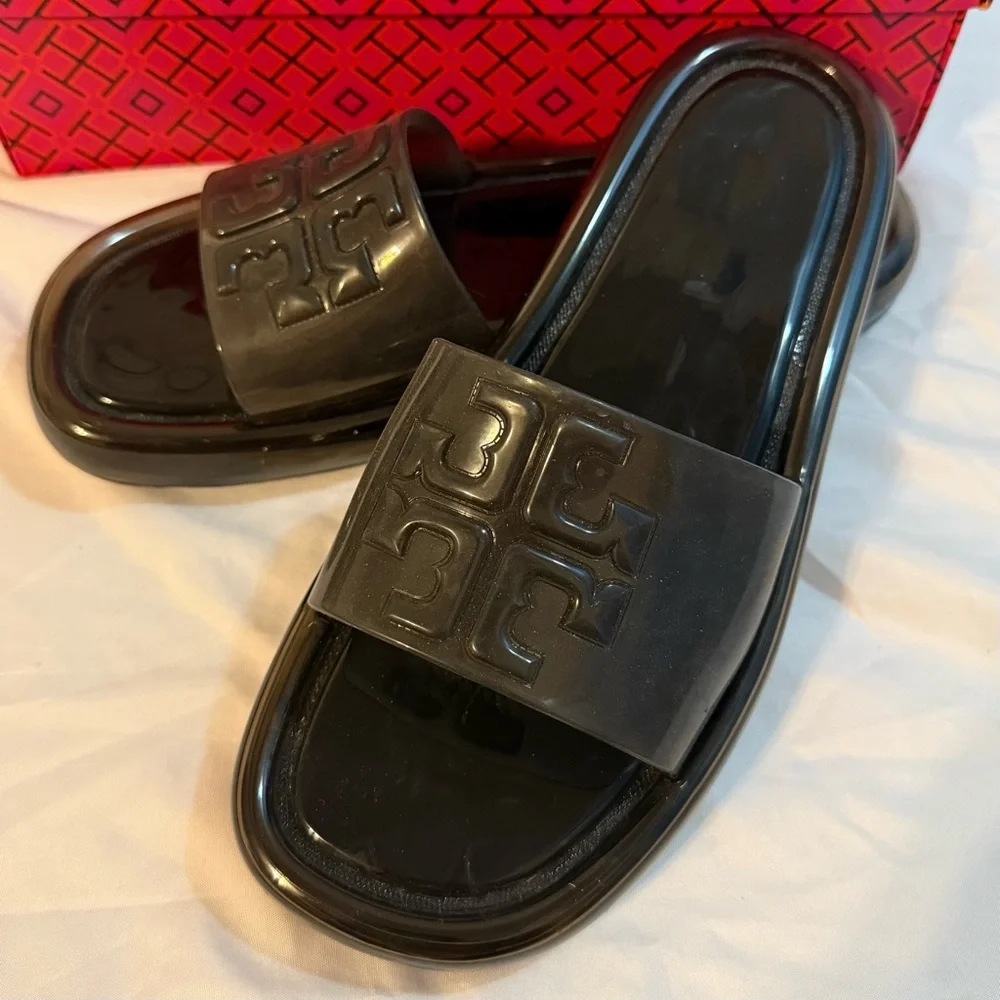 Tory Burch Women’s Perfect Black Bubble Jelly Sandals - Picture 1 of 6